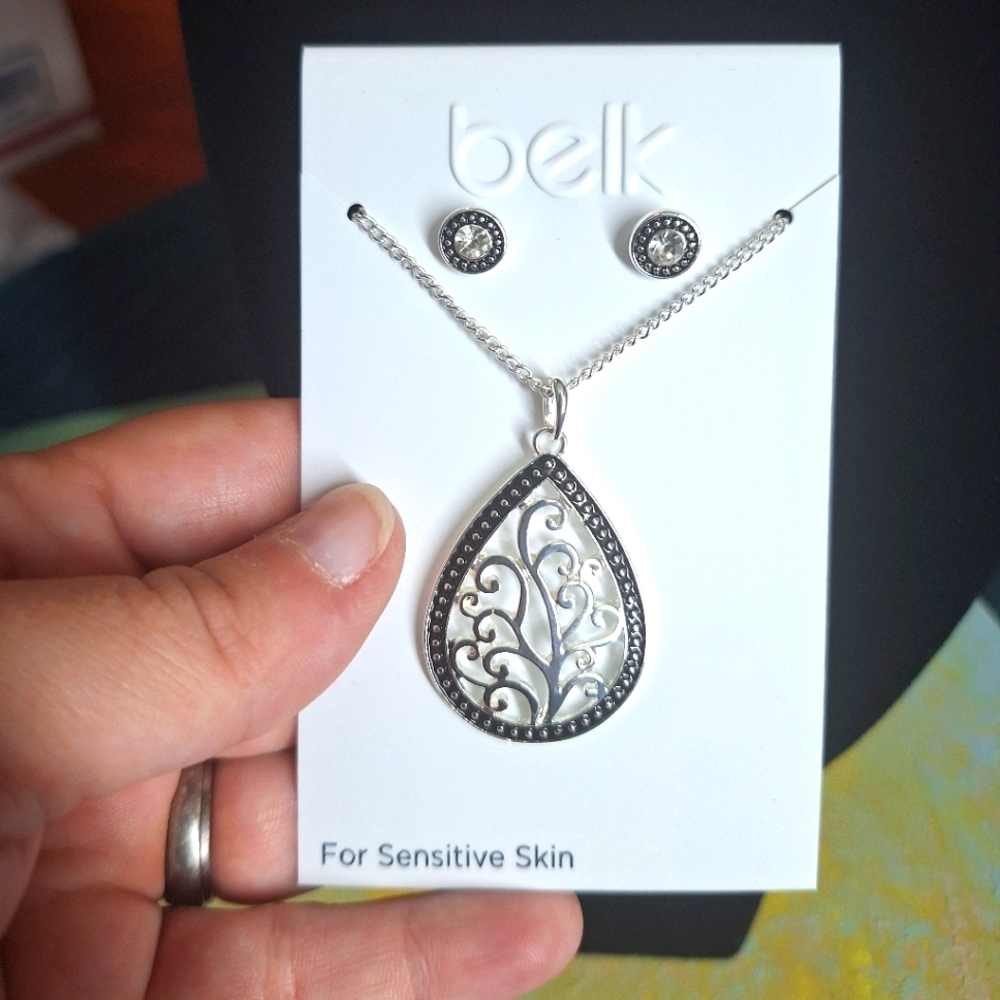 BELK INSPIRATIONAL JEWELRY GIFT SET TEARDROP NECKLACE WITH EARRINGS